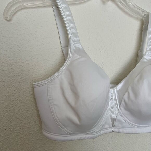 Playtex 18 Hour Ultimate Shoulder Comfort Wirefree Bra, White, 36C - Picture 3 of 5